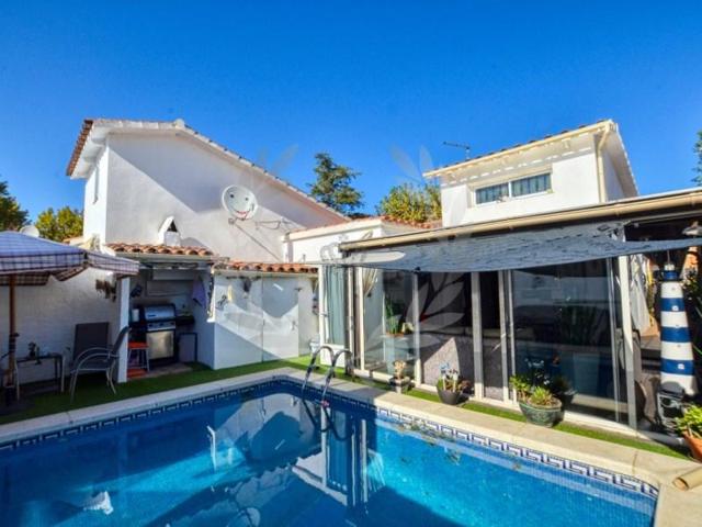 Casa en venta en Empuriabrava photo 0