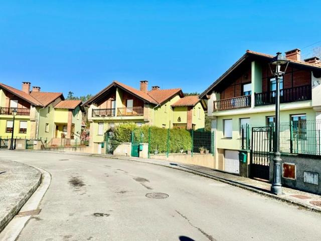 Chalet en venta en Cabezón de la Sal, Villanueva de la peña photo 0