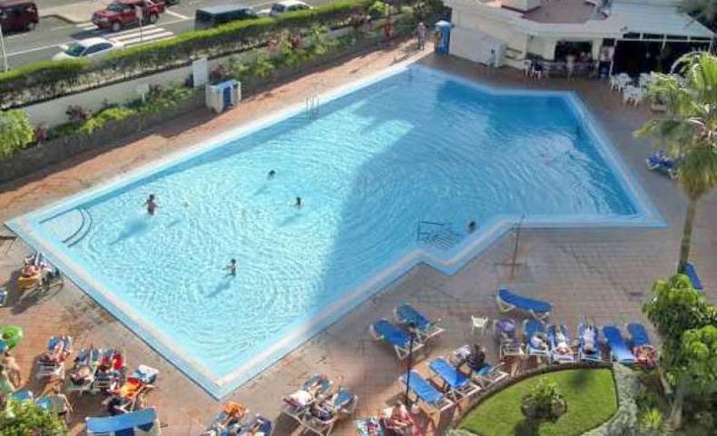 Apartamento en venta en Arona, Los Cristianos photo 0