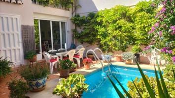 Casa en venta en Piñar photo 0