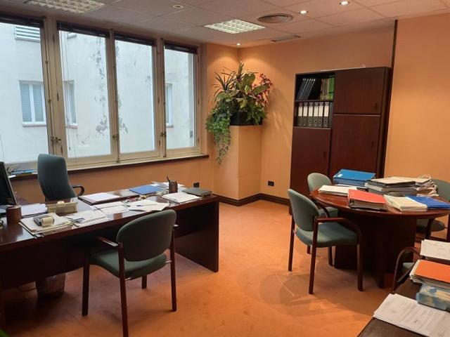 Oficina en venta en Bilbao, Moyua photo 0