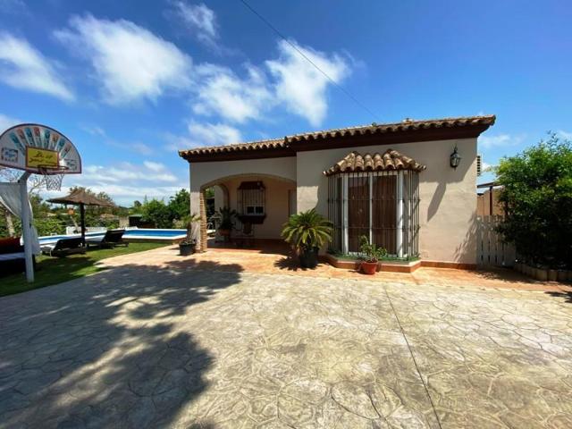 Chalet en venta en Chiclana de la Frontera, Marquesado photo 0