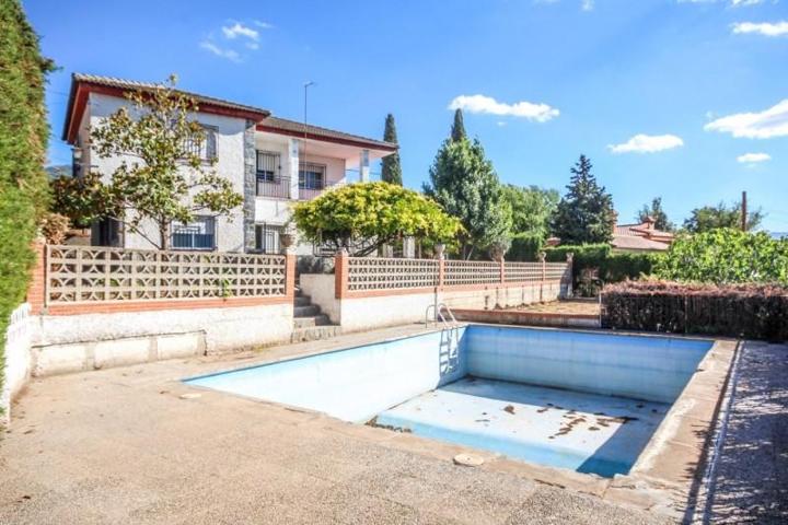 Chalet en venta en Monachil, COLINAS BERMEJAS photo 0