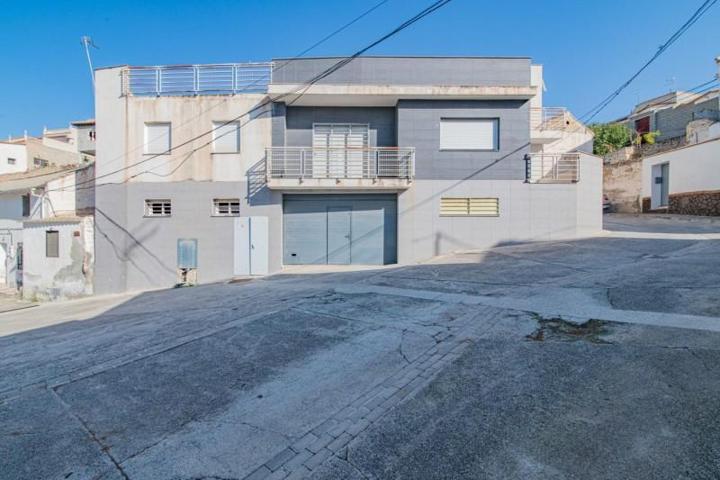 Edificio en venta en Moraleda de Zafayona, CENTRO photo 0