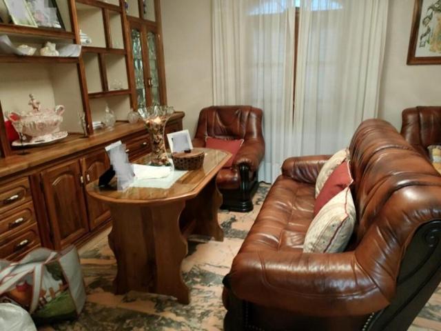 Casa con terreno en venta en Jubrique photo 0