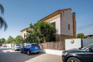 Chalet en venta en Bormujos, CIUDAD UNIVERSITARIA photo 0