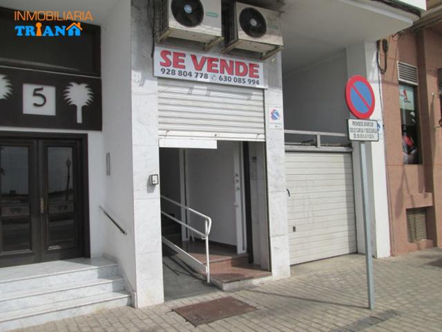 Local comercial en venta en Arrecife, Arrecife photo 0
