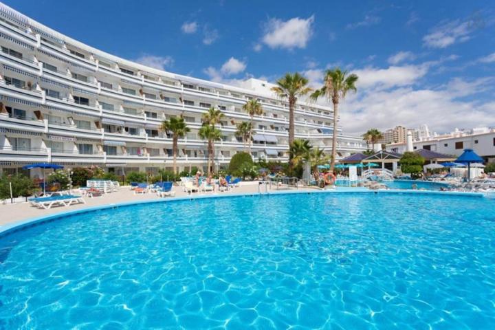 Apartamento en venta en Adeje, Puerto colon photo 0