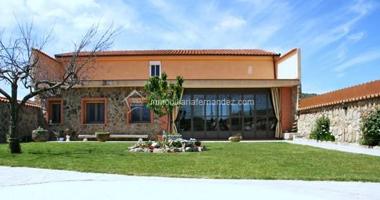 Casa en venta en Torre de Santa María, Centro photo 0