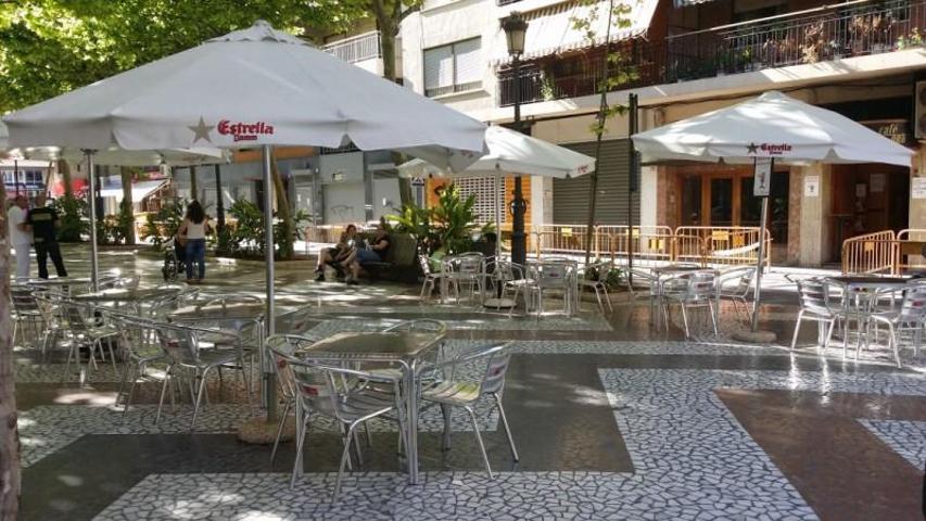 Local comercial en venta en Gandia, Paseo Germanías photo 0