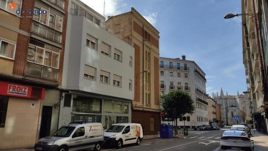 Edificio en venta en Valladolid, Centro photo 0