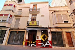 Edificio en venta en Villarreal, Ayuntamiento photo 0