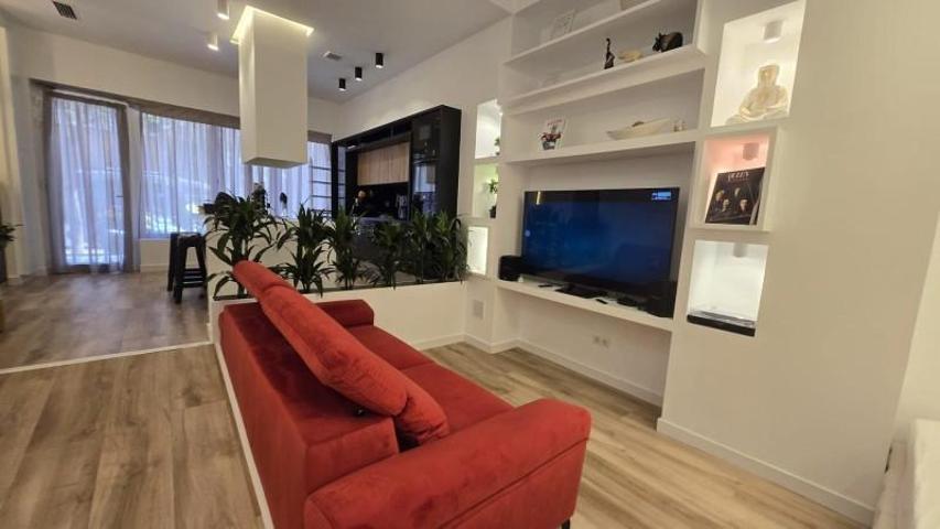 Apartamento en venta en Valencia, El Grau photo 0