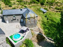 Casa en venta en Murias de Paredes photo 0