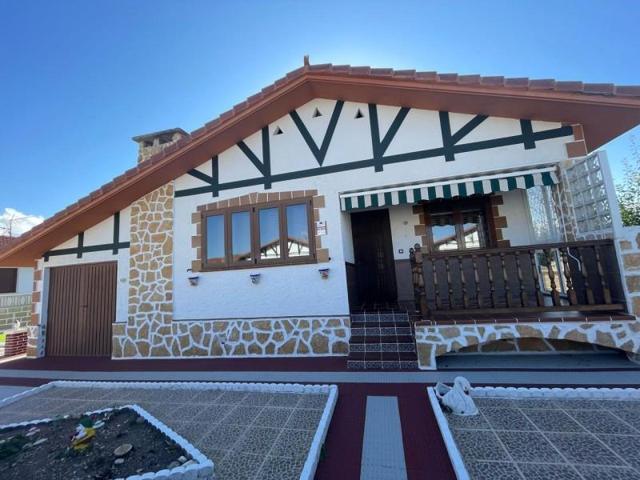 Chalet en venta en Medina de Pomar, Poblado Miñón, 09500 photo 0