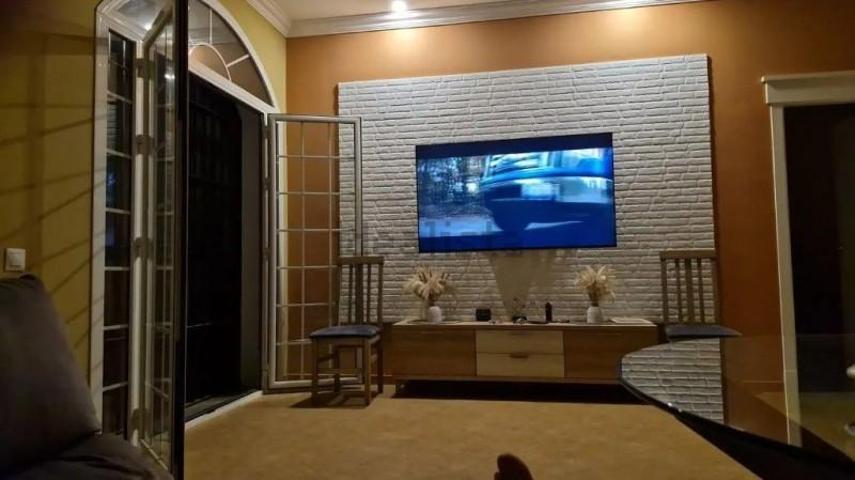 Adosada en venta en Brenes photo 0