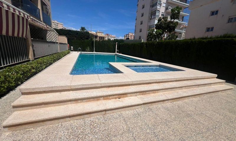 Casa en venta en El Campello photo 0