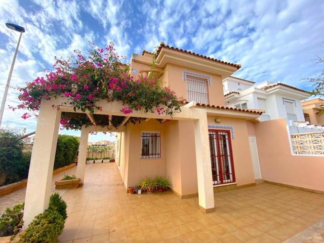 Chalet en venta en Puerto de Mazarrón, Barrio San Isidro photo 0