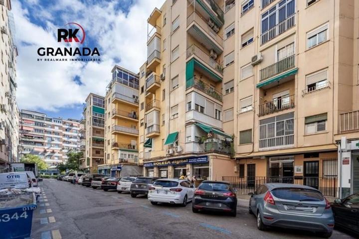 Piso en venta en Granada, Arabial photo 0