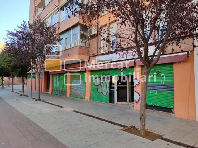 Local comercial en venta en Cornellà de Llobregat, Sant Ildefonso photo 0