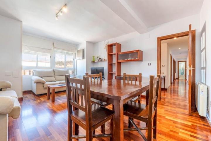 Piso en venta en Granada, Vergeles photo 0