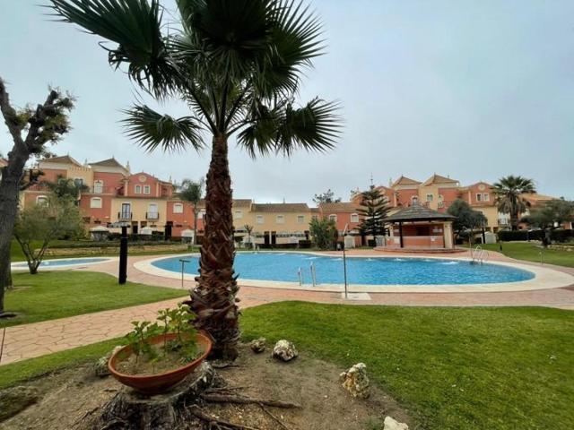 Adosada en venta en Lepe, Islantilla - Campo de Golf photo 0