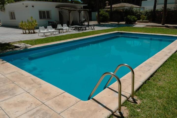 Terreno en venta en Chiclana de la Frontera, 1ª pista de La Barrosa photo 0