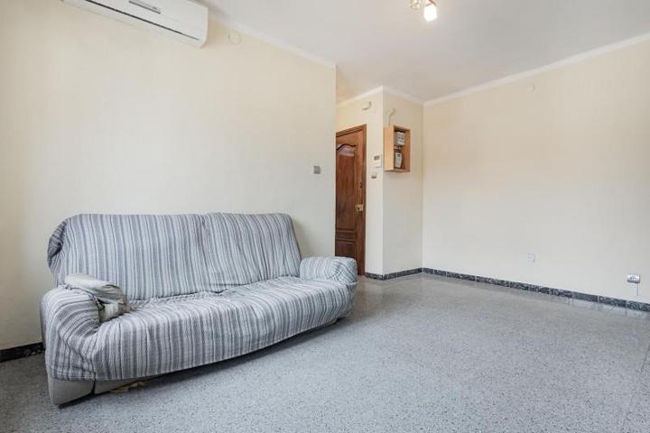 Piso en venta en Barcelona, Horta photo 0