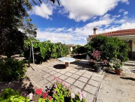 Chalet en venta en Malpartida de Cáceres, LAS ARENAS photo 0