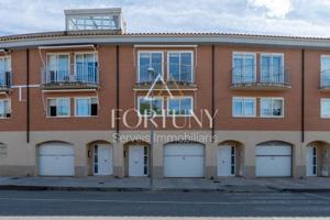 Adosada en venta en Montbrió del Camp, Cataluna photo 0