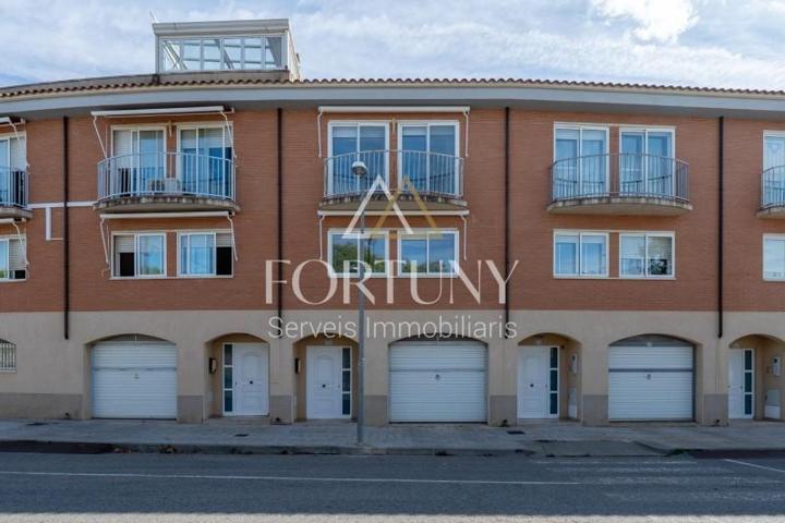 Adosada en venta en Montbrió del Camp, Cataluna photo 0