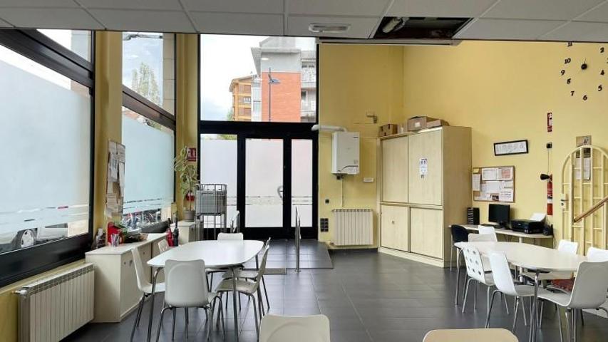 Local comercial en venta en Lezo, Centro photo 0