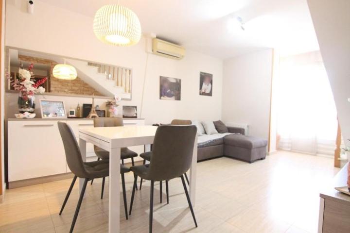 Duplex en venta en Olesa de Montserrat, PLAZA ESTATUT photo 0