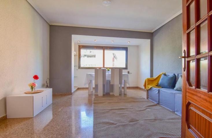 Piso en venta en Valencia, Tres Forques photo 0