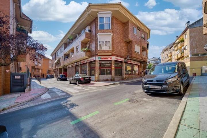 Duplex en venta en Galapagar, Casa Amarilla photo 0