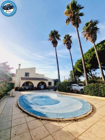 Chalet en venta en Chiclana de la Frontera, Pago del Humo photo 0