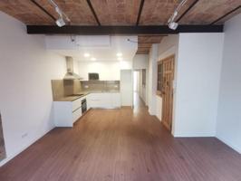 Apartamento en venta en Barcelona, El Poble-sec photo 0