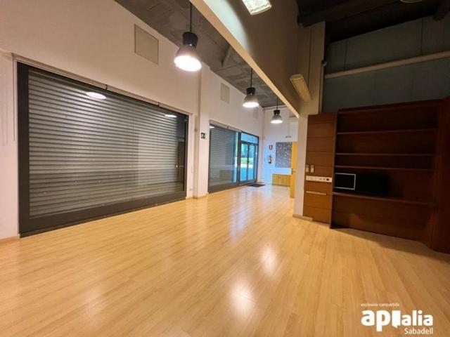 Local comercial en venta en Sabadell, Covadonga photo 0