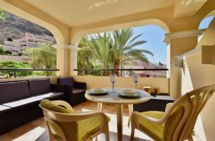 Apartamento en venta en Arona, Los Cristianos photo 0