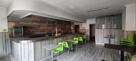 Local comercial en venta en Madrid, Casco Historico de Barajas photo 0