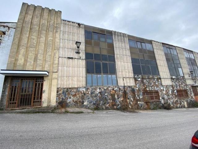 Nave industrial en venta en Ponferrada, Alta photo 0