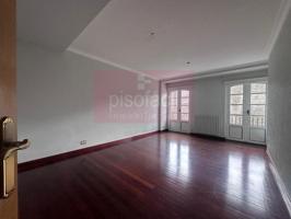 Piso en venta en Lugo photo 0