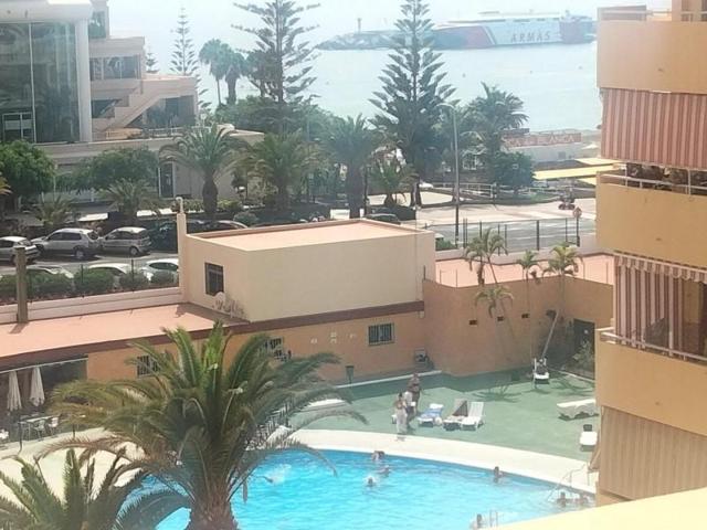 Apartamento en venta en Arona, Los Cristianos photo 0