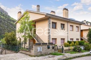 Aticos en venta en Campelles, Zona deportiva municipal photo 0