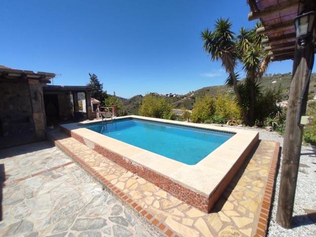 Casa con terreno en venta en Cómpeta photo 0