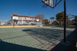 Adosada en venta en Maracena, Zona metropolitana photo 0