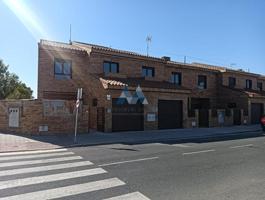 Chalet en venta en Seseña, Calle Antonio Gala, 45223 photo 0