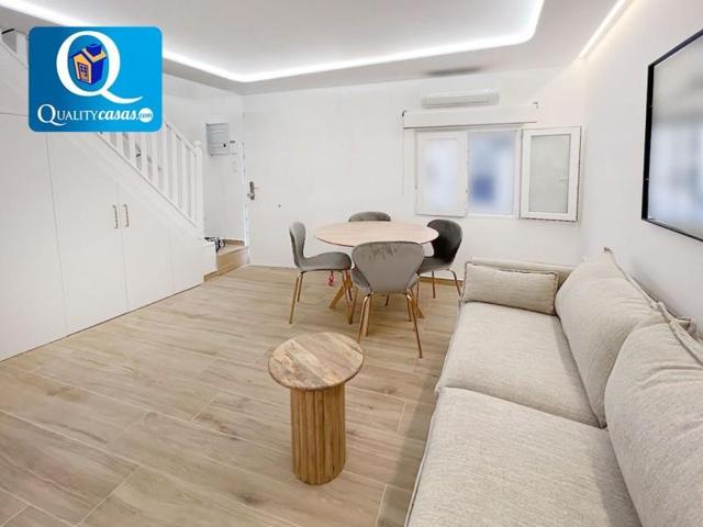 Adosada en venta en Alicante, Centro - Alfonso El Sabio photo 0