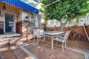 Adosada en venta en Tomares, Centro photo 0