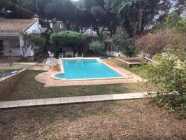 Chalet en venta en Chiclana de la Frontera, Pinar de los franceses photo 0